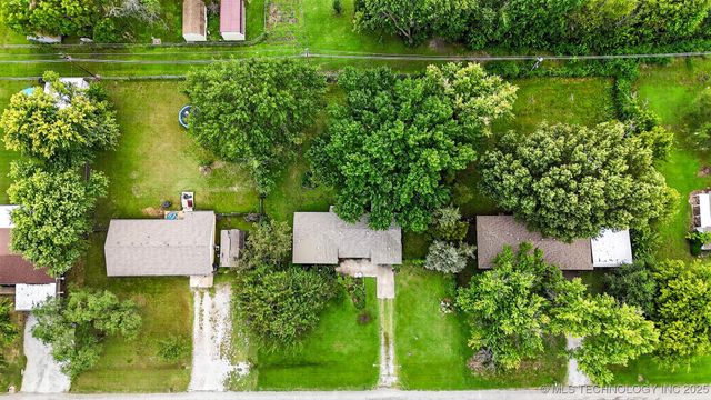 225 S Locust Street, Oologah, OK 74053