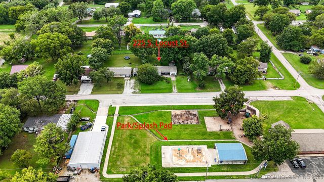 225 S Locust Street, Oologah, OK 74053