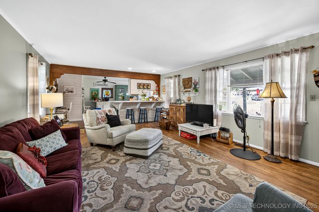 225 S Locust Street, Oologah, OK 74053