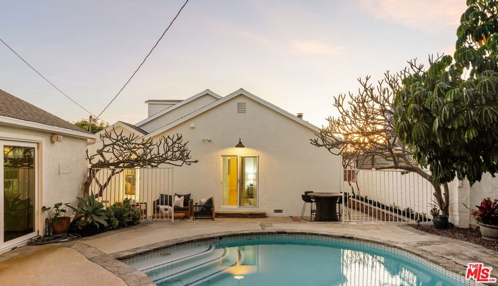 Image 11 of property listing at 8044 Cowan Avenue, Los Angeles, CA 90045