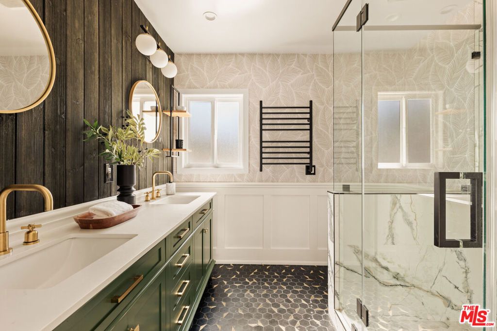 Image 15 of property listing at 8044 Cowan Avenue, Los Angeles, CA 90045