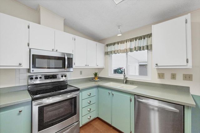 827 TANGERINE WOODS BOULEVARD, Englewood, FL 34223