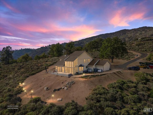24930 Paramount Drive, Tehachapi, CA 93561