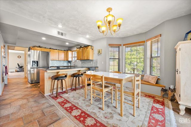 24930 Paramount Drive, Tehachapi, CA 93561