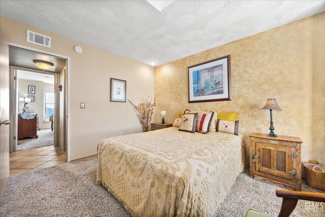 24930 Paramount Drive, Tehachapi, CA 93561