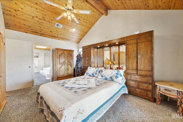 24930 Paramount Drive, Tehachapi, CA 93561