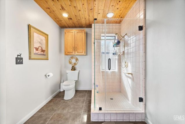 24930 Paramount Drive, Tehachapi, CA 93561