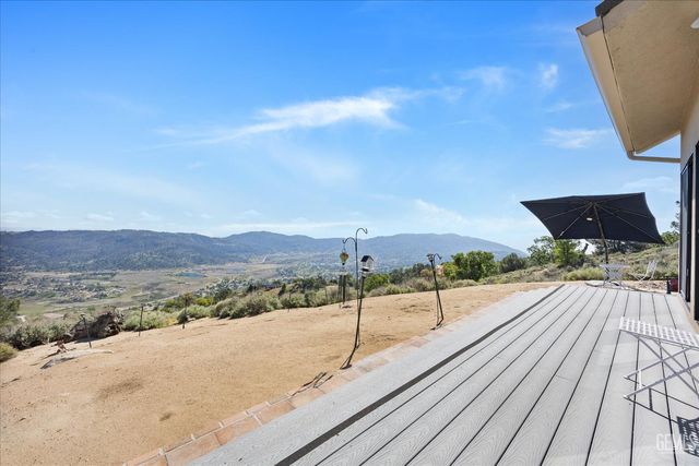24930 Paramount Drive, Tehachapi, CA 93561
