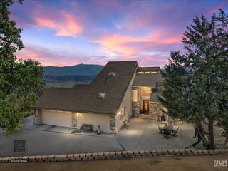24930 Paramount Drive, Tehachapi, CA 93561