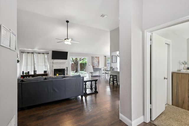 4205 Whitman Lane, Grand Prairie, TX 75052