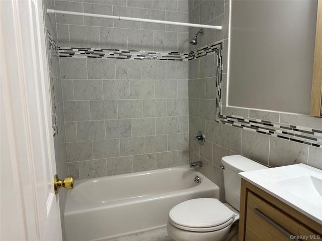 20 Peddler Hill 2002, Monroe, NY 10914