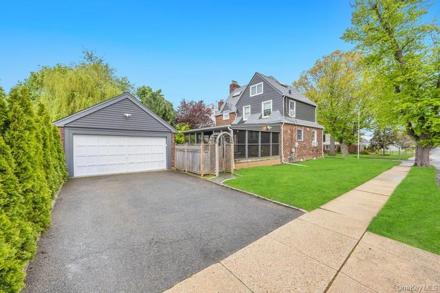 72 King Street, Malverne, NY 11565