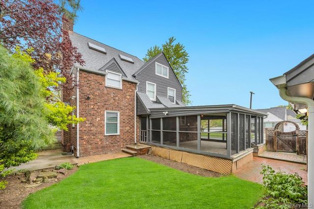 72 King Street, Malverne, NY 11565