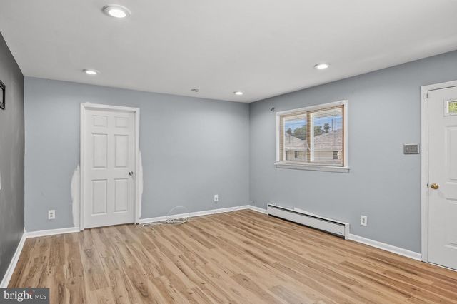 32 LARKIN RD, Burlington, NJ 08016