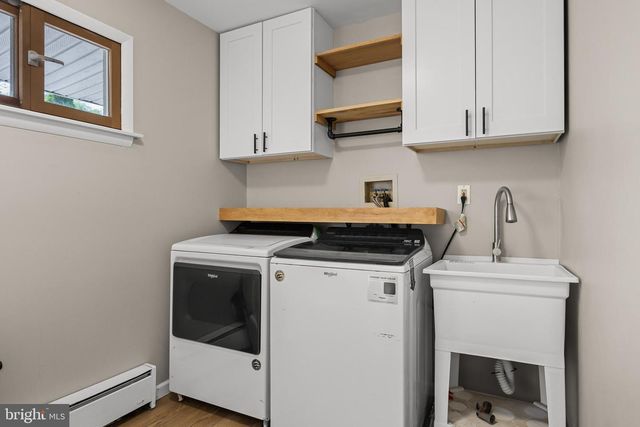 32 LARKIN RD, Burlington, NJ 08016