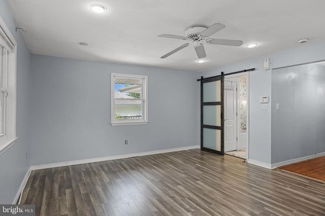 32 LARKIN RD, Burlington, NJ 08016