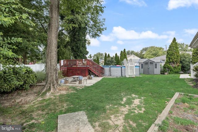 32 LARKIN RD, Burlington, NJ 08016