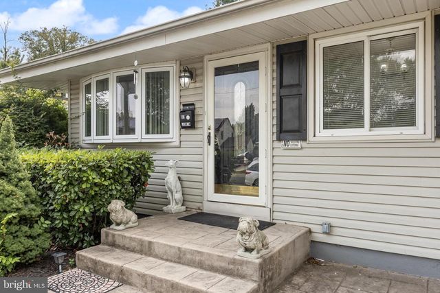 32 LARKIN RD, Burlington, NJ 08016