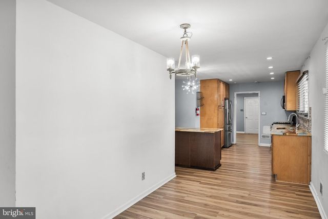 32 LARKIN RD, Burlington, NJ 08016