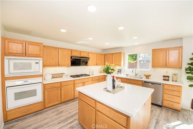 7794 Alderwood Avenue, Eastvale, CA 92880