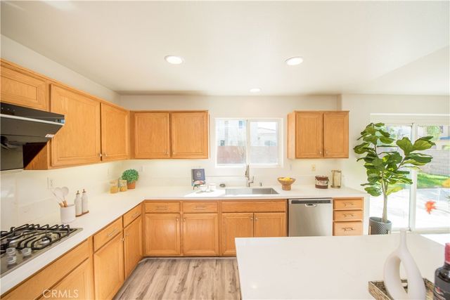 7794 Alderwood Avenue, Eastvale, CA 92880