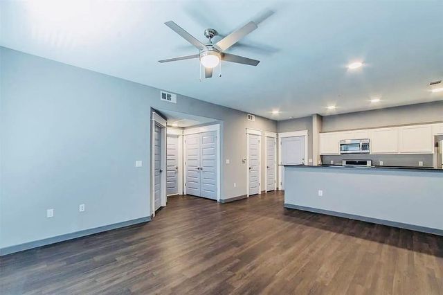 200 Maple LN 1302, Elgin, TX 78621