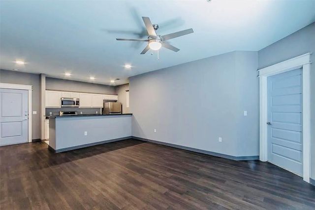 200 Maple LN 1302, Elgin, TX 78621