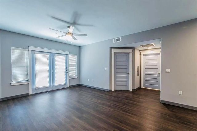 200 Maple LN 1302, Elgin, TX 78621