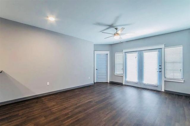 200 Maple LN 1302, Elgin, TX 78621