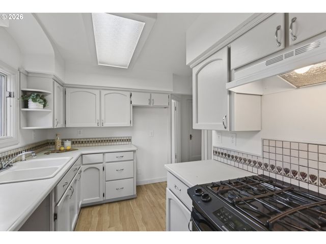 5824 Ne 26TH Ave, Portland, OR 97211