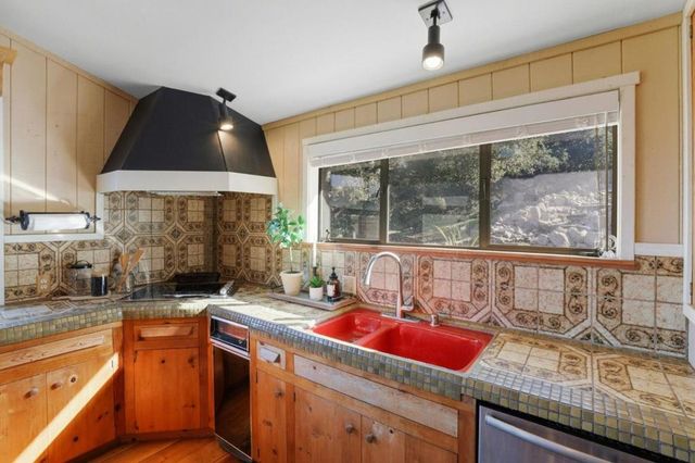 31420 Via La Naranga, Carmel Valley, CA 93924