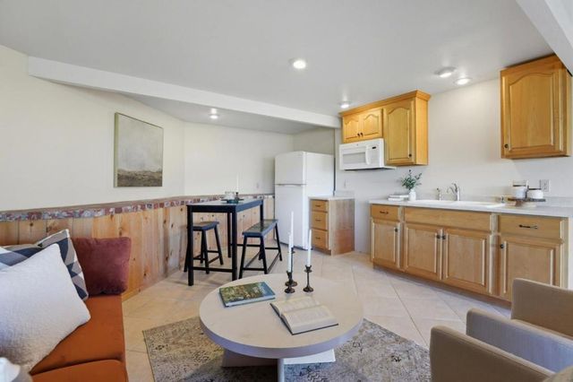 31420 Via La Naranga, Carmel Valley, CA 93924