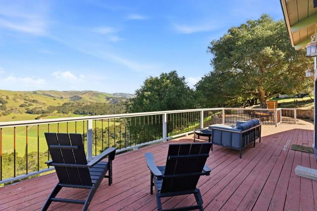 31420 Via La Naranga, Carmel Valley, CA 93924