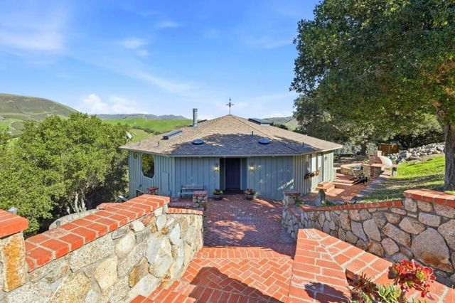 31420 Via La Naranga, Carmel Valley, CA 93924