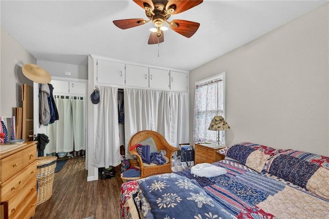 1921 S Ash Avenue, Independence, MO 64052