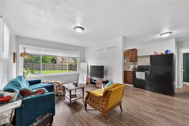 1921 S Ash Avenue, Independence, MO 64052