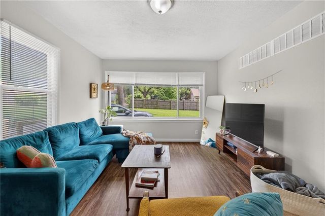 1921 S Ash Avenue, Independence, MO 64052