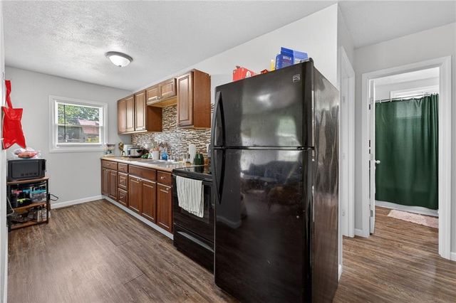 1921 S Ash Avenue, Independence, MO 64052