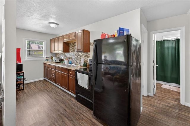 1921 S Ash Avenue, Independence, MO 64052