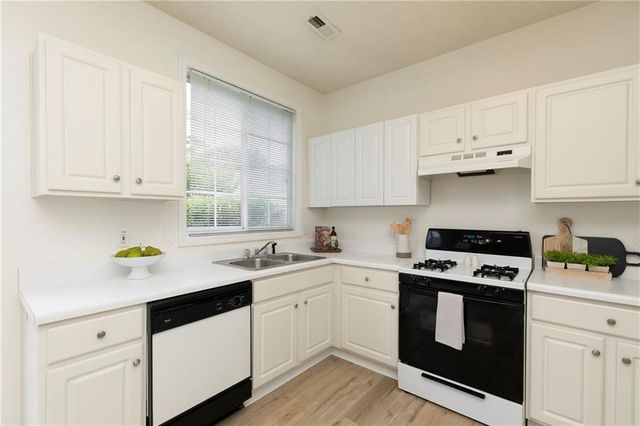707 Bedford Court, Woodstock, GA 30188