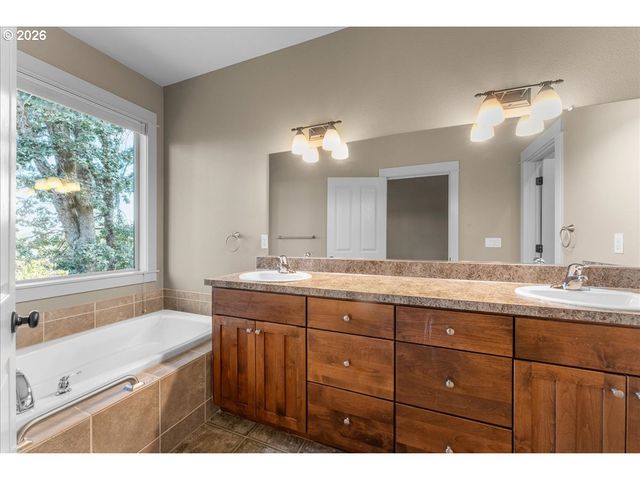 1298 BARNABAS St Nw, Salem, OR 97304