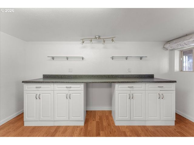 1298 BARNABAS St Nw, Salem, OR 97304