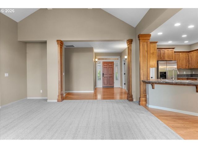 1298 BARNABAS St Nw, Salem, OR 97304