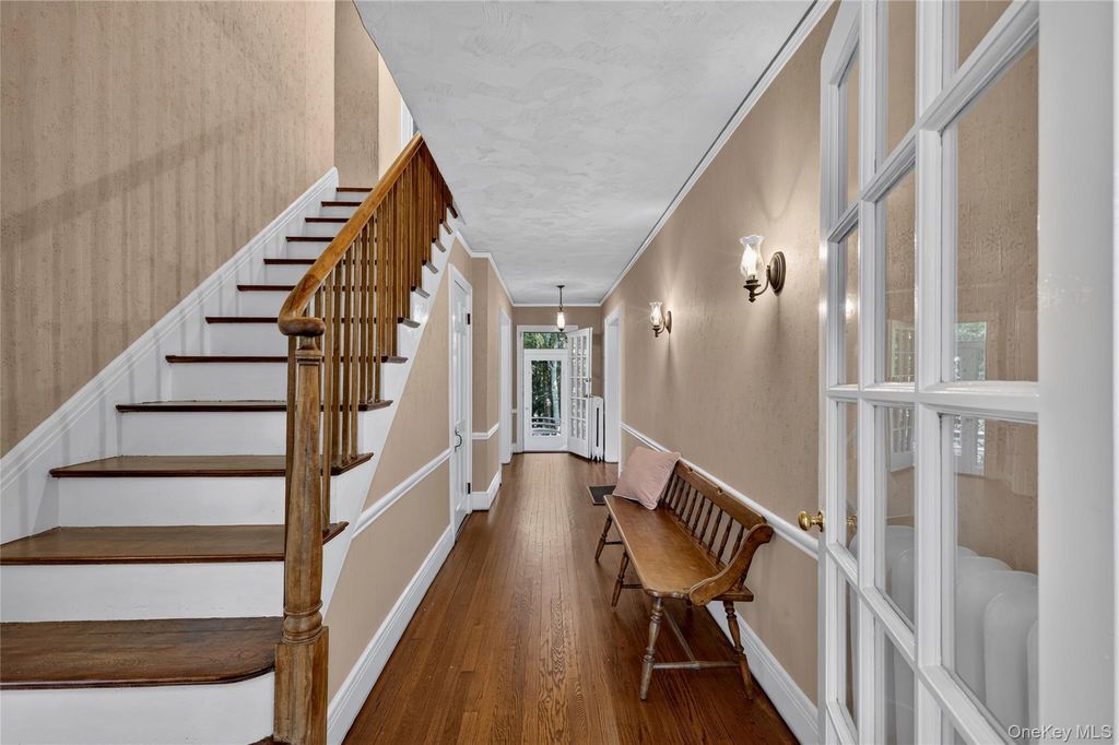 32 Eastview Avenue, Pleasantville, NY 10570 — photo 3