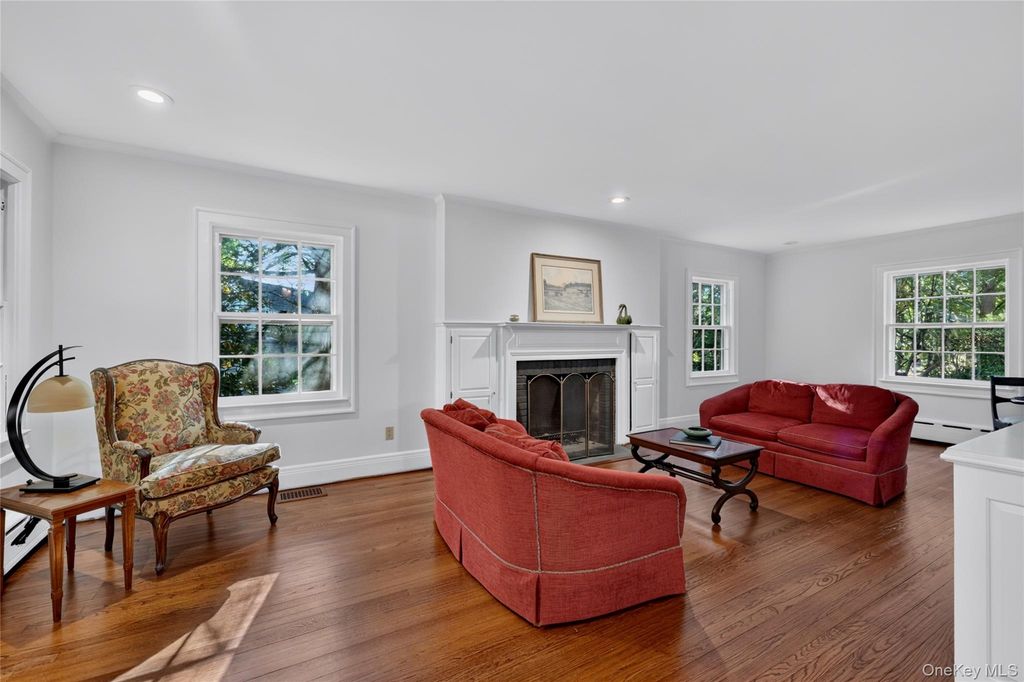 32 Eastview Avenue, Pleasantville, NY 10570 — photo 4