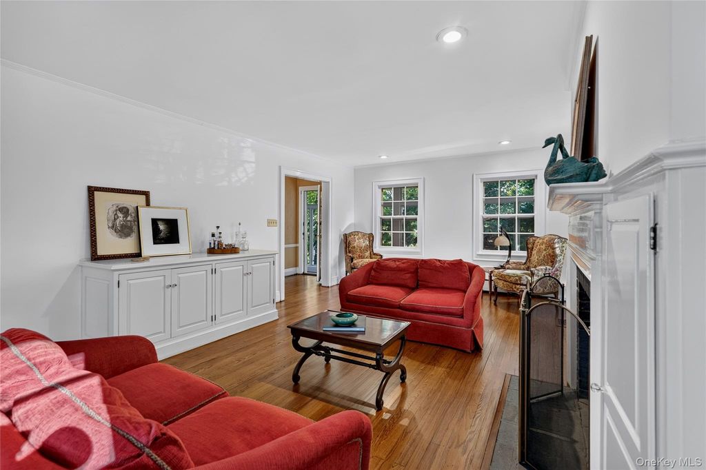32 Eastview Avenue, Pleasantville, NY 10570 — photo 5