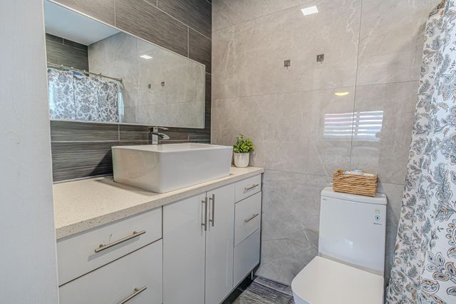 7690 W 29th Way 202, Hialeah, FL 33018
