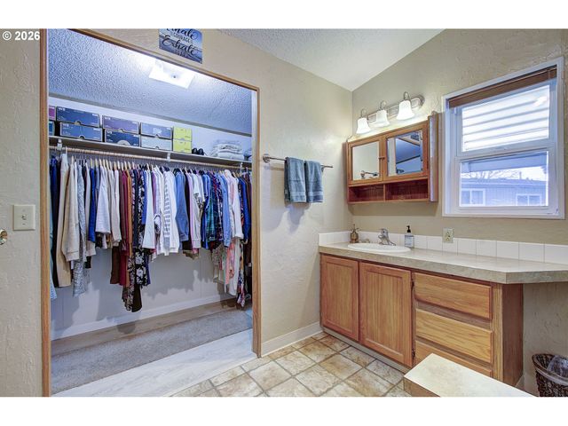 5101 Ne 121ST Ave 9, Vancouver, WA 98682