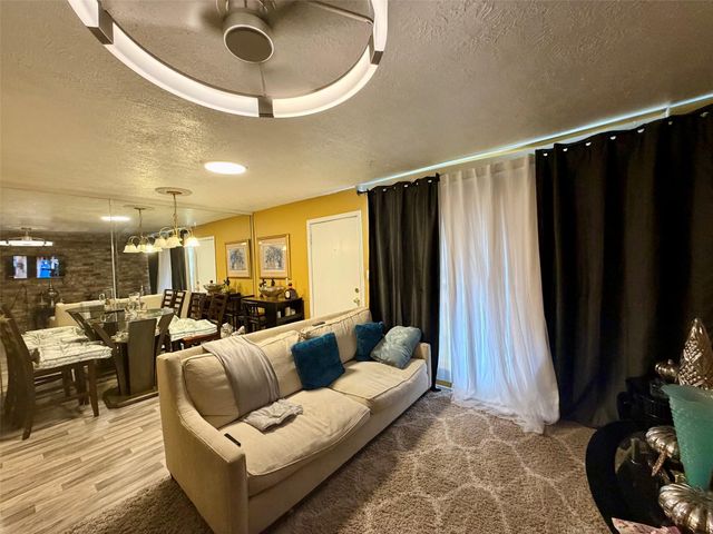 5615 Bissonnet Street 214 A, Houston, TX 77081