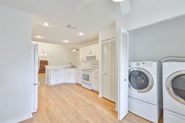 1001 OTTER MILL WAY, Sun City Center, FL 33573
